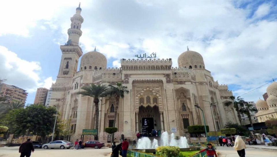 Alexandria Historian-Guided Tour with Local Food Tasting - Kom El-Deka amphitheater, Sadat Museum, and Impressions of Alexandria