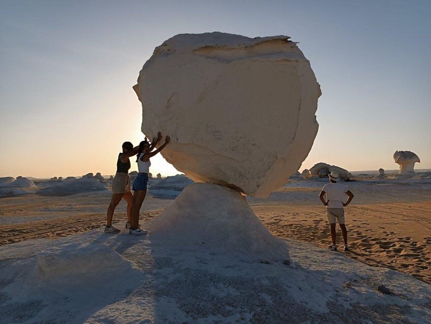 Cairo: Bahariya Oasis & White Desert A Private Day Adventure - Private guiding in the desert: how the human part improves the photos