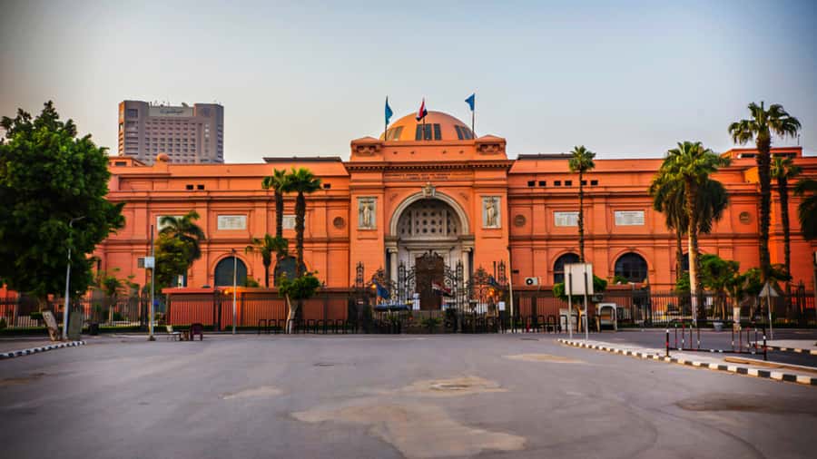 Cairo : Day Trip To Egyptian Museum, Old Cairo - Lunch in Cairo: A Real Break, With One Catch