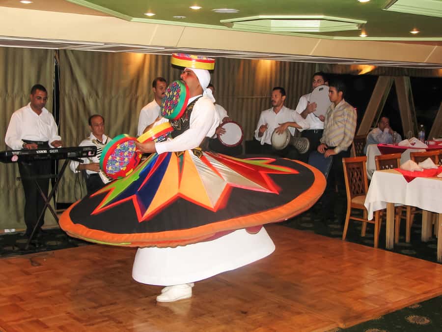 Cairo: Dinner Cruise on the Nile River with Entertainment - Who should book this Nile dinner cruise?