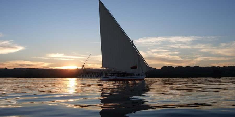 Cairo: Felucca ride on The Nile River with Meals - Why a Nile sunset on a felucca beats the big-boat scene