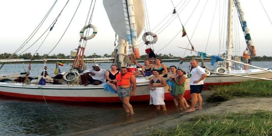 Cairo: Felucca ride on The Nile River with Meals - Cairo nightlife, without the chaos: using this as your evening anchor