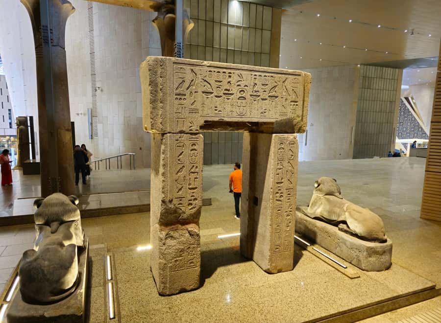 Cairo: Grand Egyptian Museum, Pyramids, Sphinx Tour & Lunch - Sphinx and Khafre’s Valley Temple: Short Stops, Big Payoff