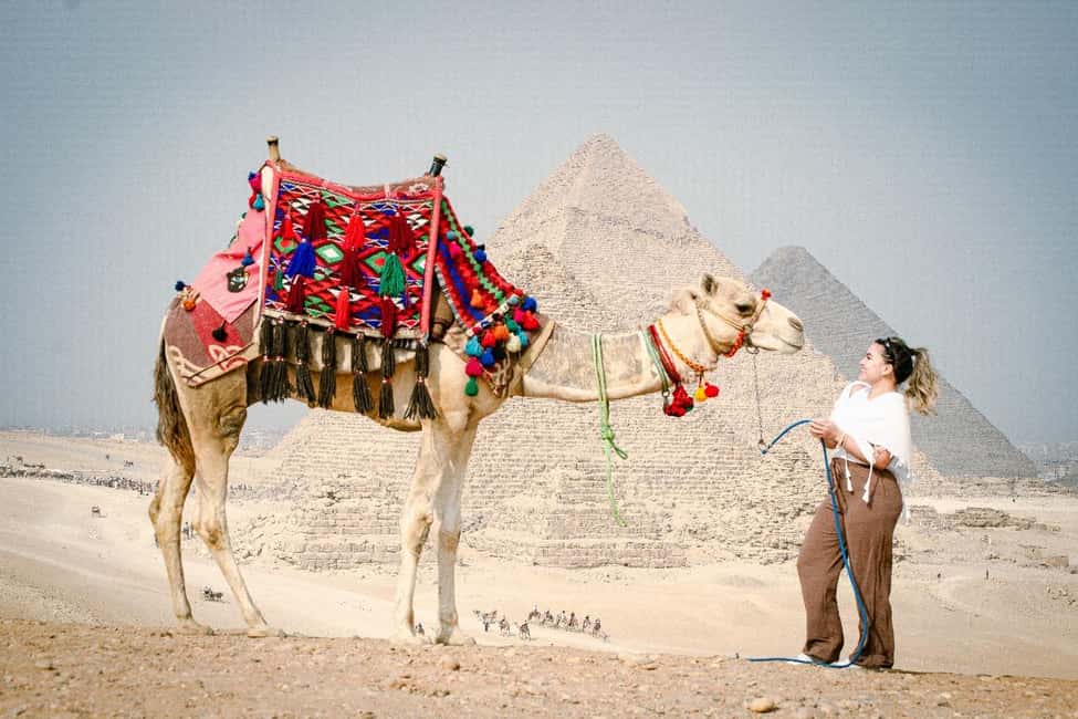 Cairo Ladies' Tour: Pyramids, Museum, Female Guide & Camel - Languages Offered: Choose One You’ll Actually Understand