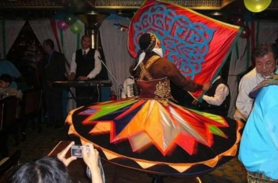 Cairo: Nile Dinner Cruise with Belly Dancer Show with Pickup - Hotel pickup that saves your evening (and your energy)