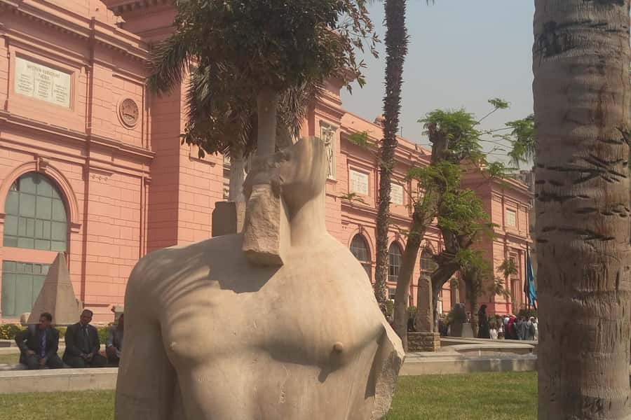 Cairo: Private Pyramids, Museum & Bazaar Tour with Lunch - Who this Cairo tour fits best