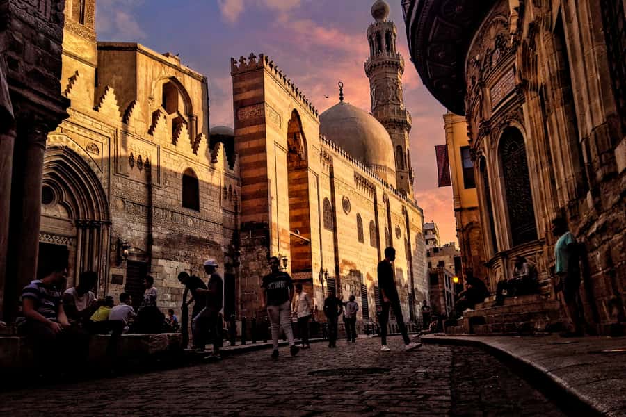 Cairo: Pyramids, Bazaar, Citadel Tour with Photographer - The camel ride in the Sahara: 30 minutes of real “wow”