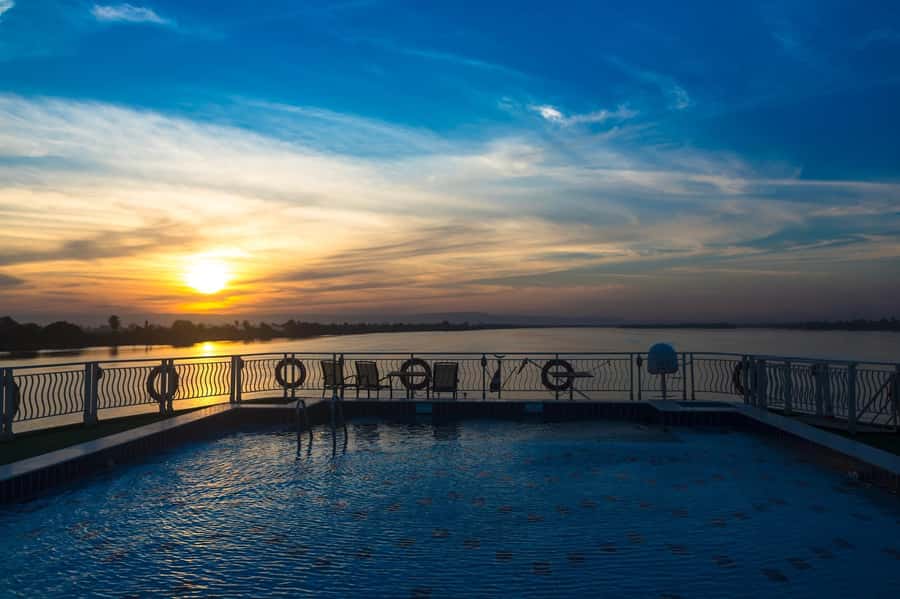 From Aswan: 4-Day 3-Night Nile Cruise with Hot Air Balloon - Guide quality and real pacing: where the trip can feel smooth or rushed