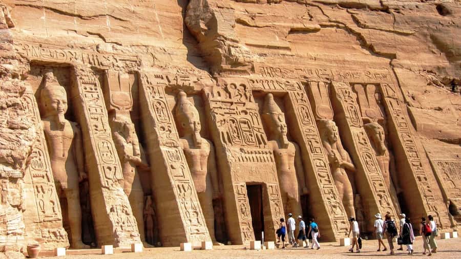 From Aswan: Abu Simbel Temple Day Trip with Hotel Pickup - Abu Simbel at Dawn: What the 10-Hour Rhythm Feels Like