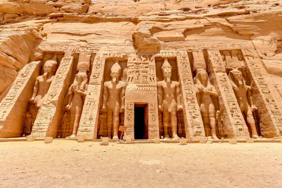 From Cairo: 2-Day Abu Simbel & Luxor Tour - Abu Simbel: Ramses II in a rock-cut thunderclap