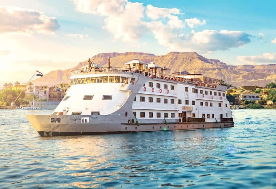 From Cairo: 3-Day Nile Cruise with Hot Air Balloon & Flights - Karnak Temple: Amun, Mut, Khonsu, and the scale shock