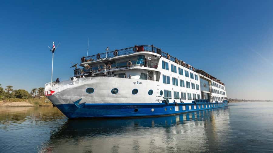 From Cairo: 4-Day Nile Cruise to Aswan w/ Balloon & Flights - Edfu by horse carriage, Horus Temple, and sailing to Kom Ombo