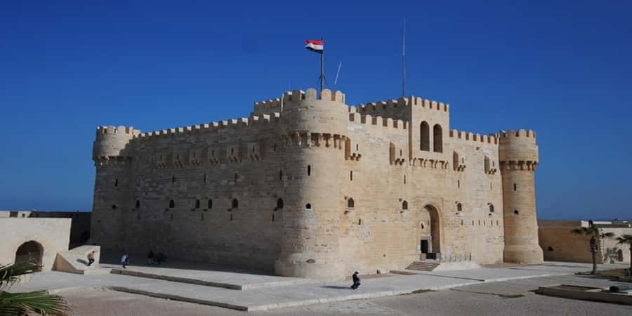From Cairo: Alexandria Private Day Tour with Guide and Lunch - Kom el Shoqafa Catacombs: where cultures overlap underground