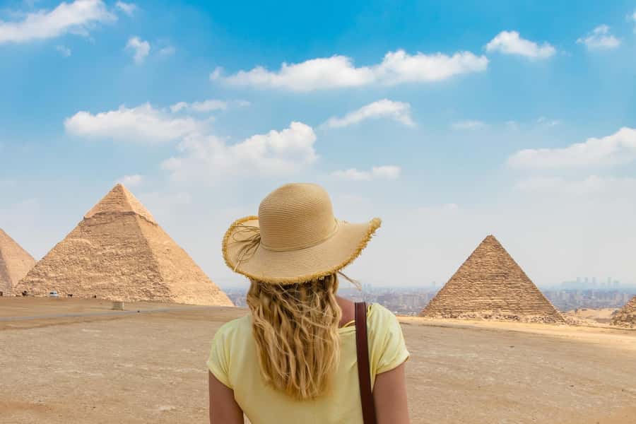 From Cairo: Half-Day Tour to Pyramids of Giza and the Sphinx - Great Pyramid Views: Walking the Complex and Getting Your Bearings