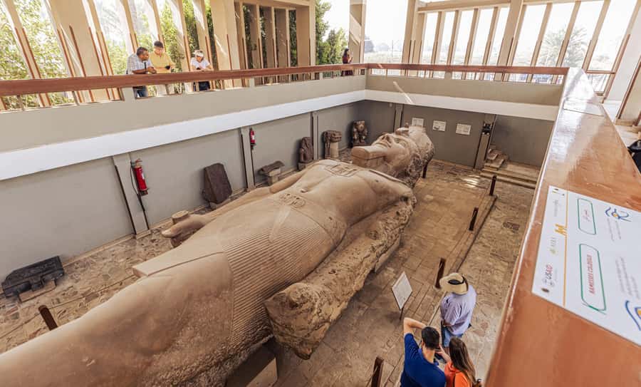 From Cairo: Pyramids of Giza, Sphinx, Saqqara & Memphis Tour - Giza Plateau: Khufu, Khafre, and Mykerinos without the chaos