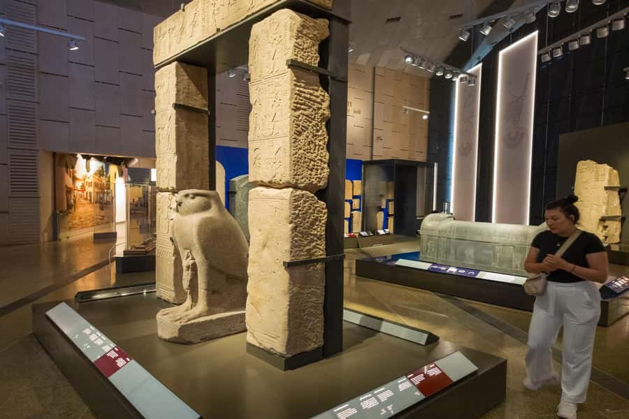 From Hurghada: Grand Egyptian Museum Pyramids Cairo Day Trip - Great Sphinx and Valley Temple of Khafre: Short Stops, Strong Atmosphere