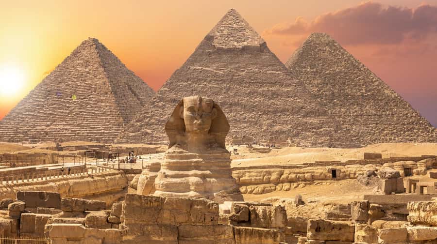 From Hurghada: Pyramids & Museum Small Group Tour by Van - Giza Pyramids and the Sphinx: where the guide really earns their fee
