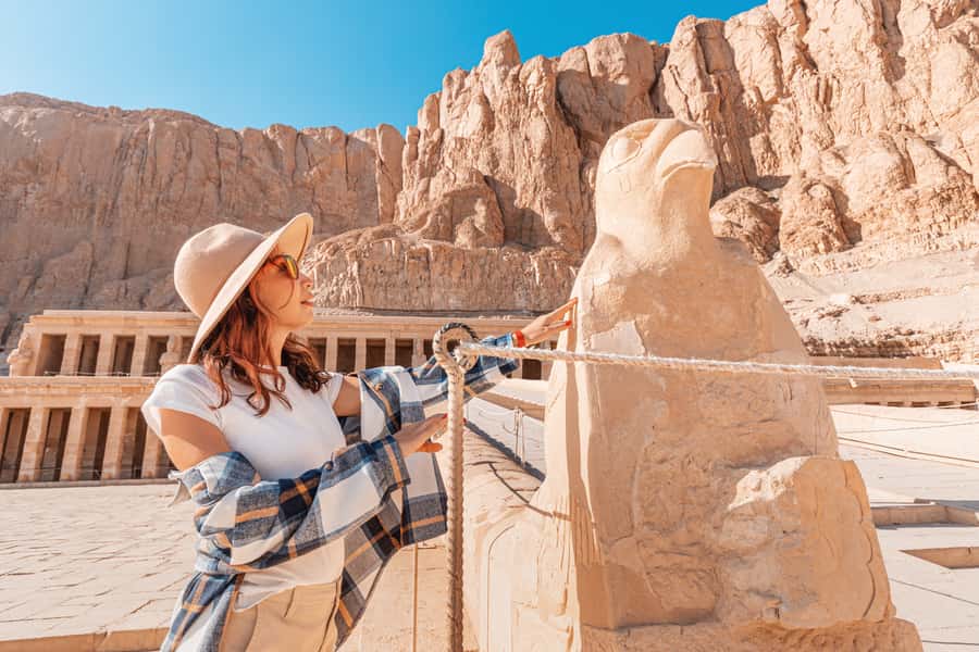From Luxor: Guided Tour to East or West Banks with Lunch - Luxor Temple: a calmer finale on the East Bank