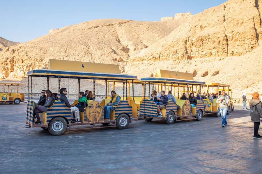 Hurghada: 2-Day Luxor Tour with Hotel, Balloon, & Boat Ride - Valley of the Kings: tombs, stories, and choosing your moments
