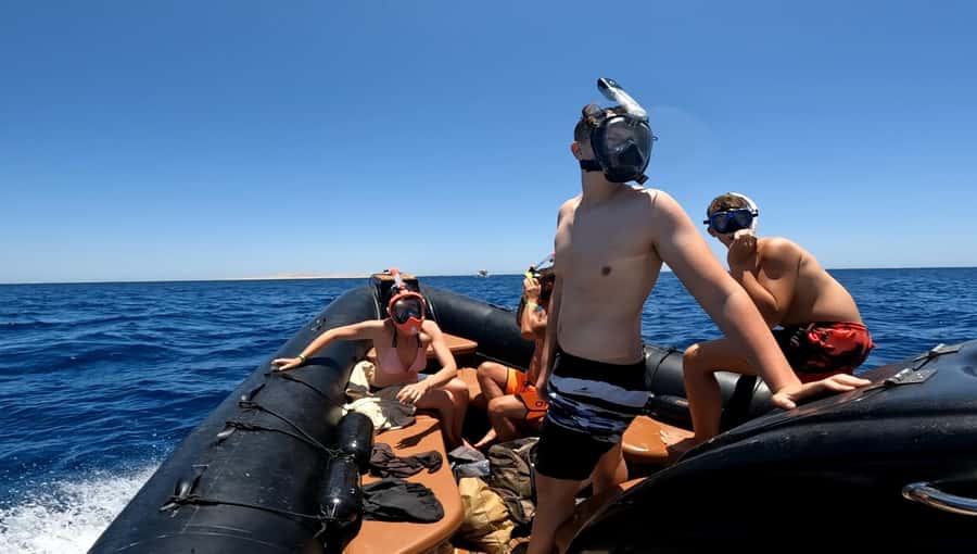 Hurghada: 3-Island Speedboat, Dolphin Watching & Snorkeling - Pickup reality in Hurghada: plan for a wide window