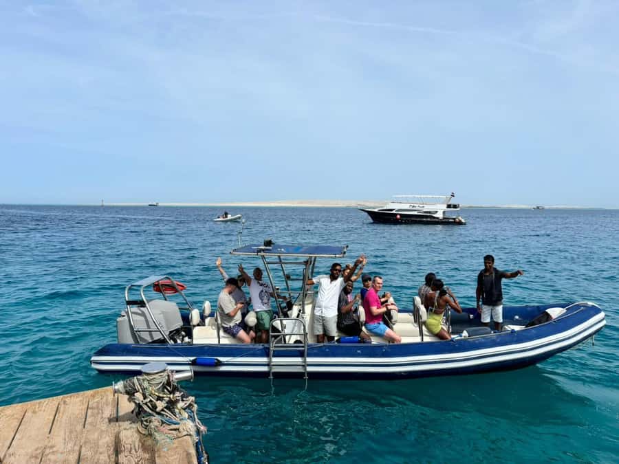 Hurghada: 6 Islands Tour with Dolphin Watching & Snorkelling - White Island sandbank and the shipwreck snorkeling thrill