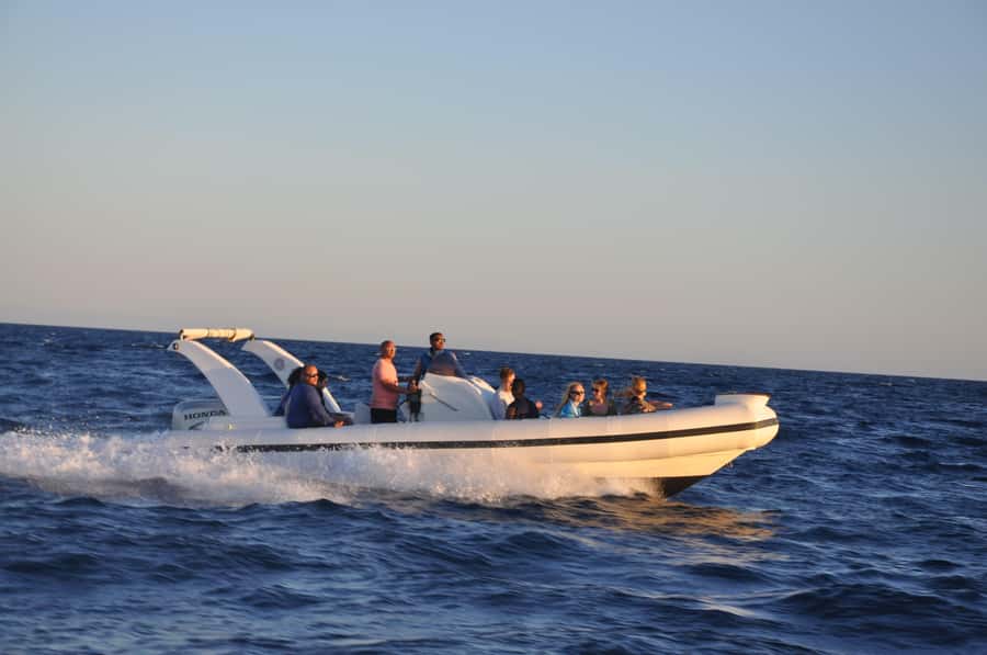 Hurghada: 6 Islands Tour with Dolphin Watching & Snorkelling - Juzur Abū Minqār sandbank finale: walk it, then wind down