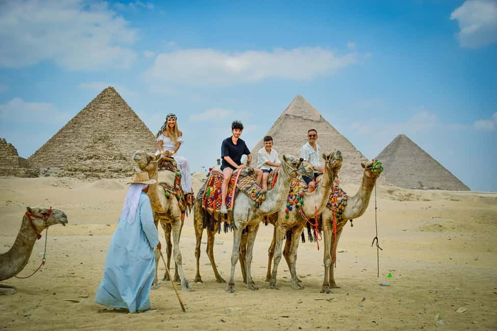 Hurghada: Cairo Pyramids, Sphinx & Egyptian Museum Day Trip - Nile boat option and Tahrir Square: a softer finish to a very intense day
