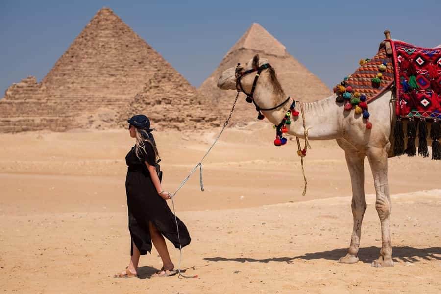 Hurghada: Cairo Pyramids, Sphinx, Museum & Bazaar Day Tour - Khan el-Khalili and El Moez Street: Shopping with Old-Street Context