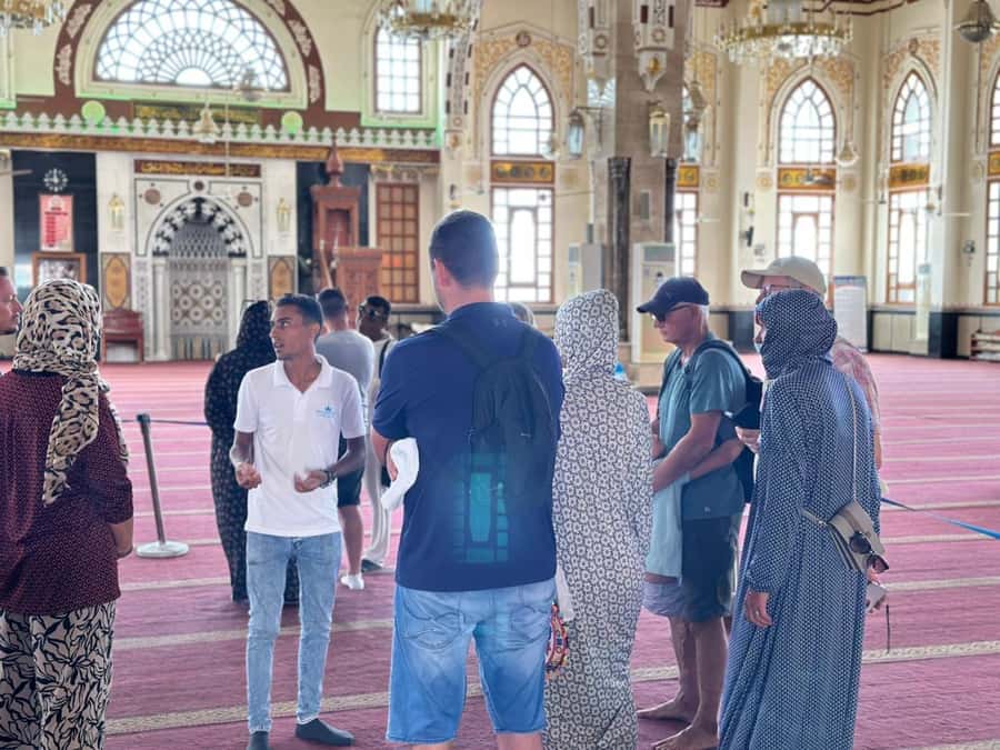 Hurghada: City Guided Tour with Local Market Stop - Al Mina Mosque and the Church of Santa Maria: two icons, one city rhythm