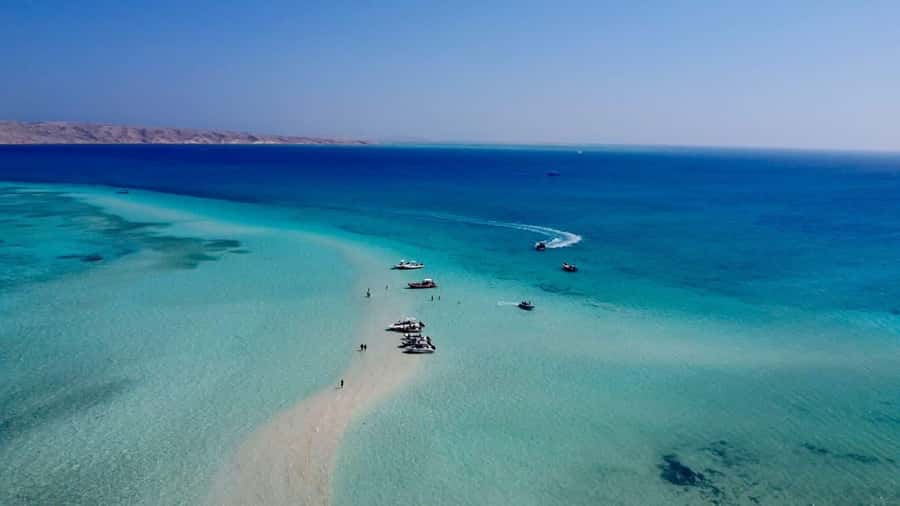 Hurghada: Elegance Yacht Cruise To Orange & Magawish island - Optional 5-minute parasailing: short ride, big views