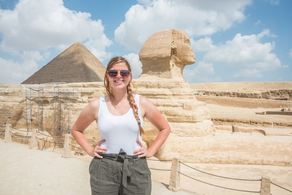 Hurghada: Giza Pyramids, Sphinx, Museum & Old Souq Day Trip - Egyptian Museum: how to handle 120,000+ objects in one day