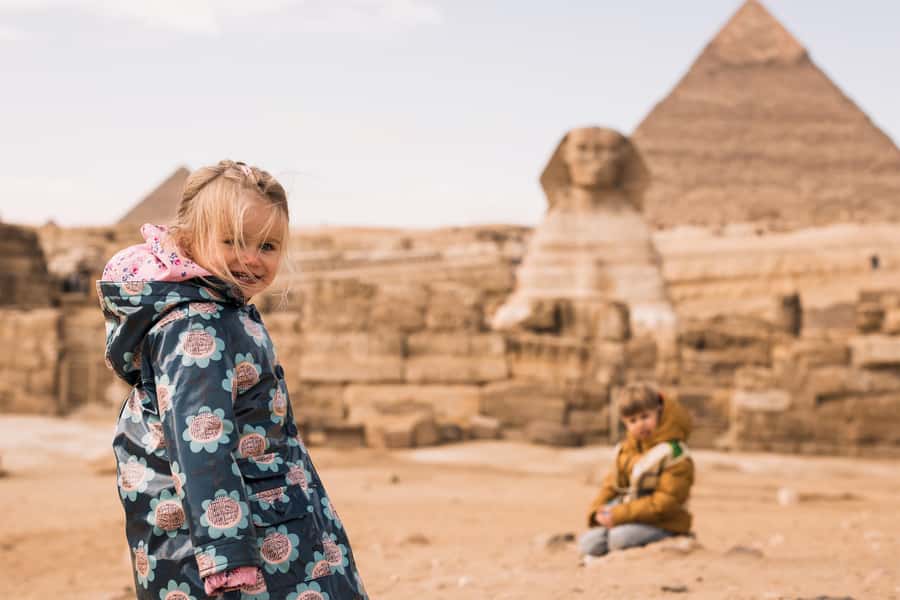 Hurghada: Giza Pyramids, Sphinx, Museum & Old Souq Day Trip - Khan el-Khalili Bazaar and El Moez Street: shopping without losing your mind
