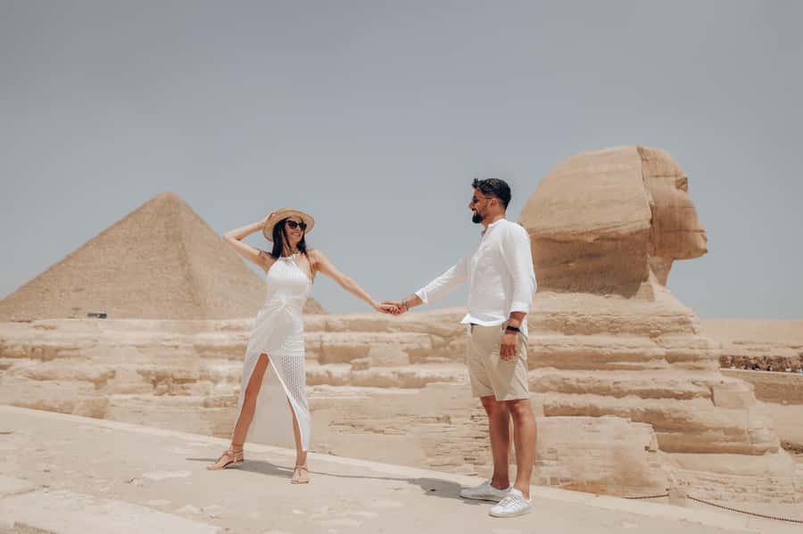 Hurghada: Grand Egyptian Museum, Pyramids & Sphinx Day Tour - Egyptian lunch in Cairo: fuel for the afternoon museum run