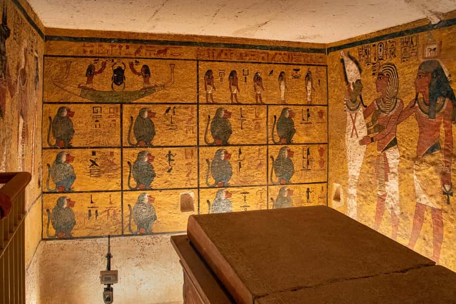 Hurghada: Luxor Highlights & King Tut Tomb Tour with Lunch - King Tutankhamun’s tomb: fast entry, big meaning