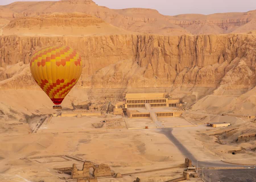 Hurghada: Luxor Hot Air Balloon Ride and Day Tour With Meals - Sunrise Hot Air Balloon Over Luxor: The View and the Wind Reality