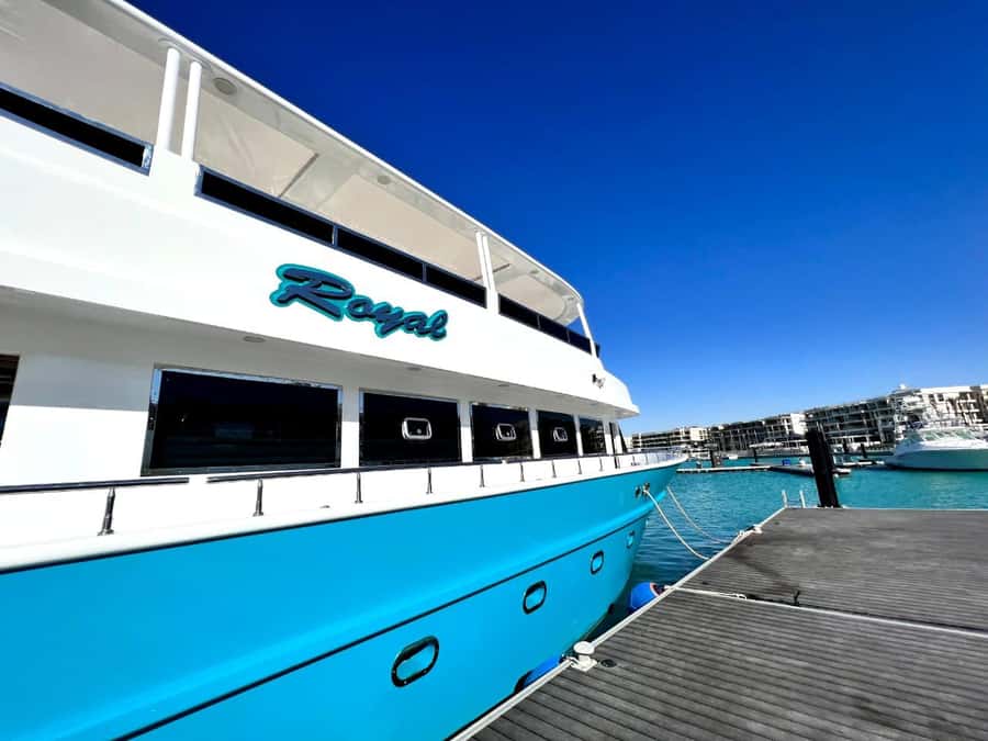 Hurghada: Luxury Private Yacht Trip with Lunch & Activities - Giftun Island Scuba Session and Intro Training