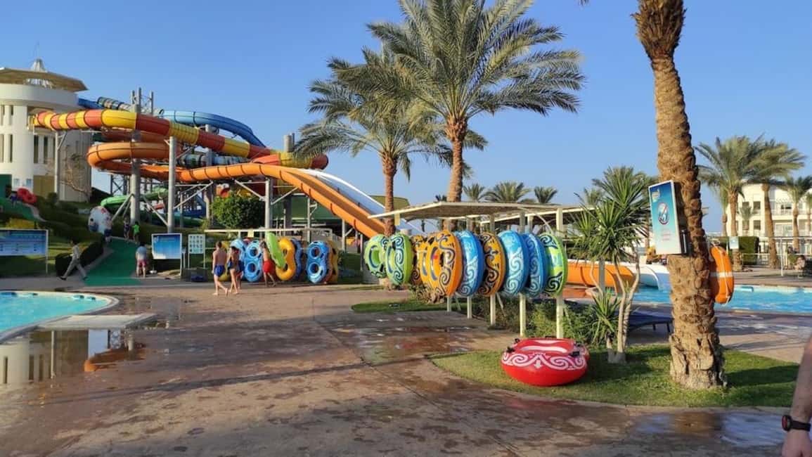 Hurghada: Makadi Water World with Lunch & Transfers - Lunch at the park: how the buffet fits into a long hot day