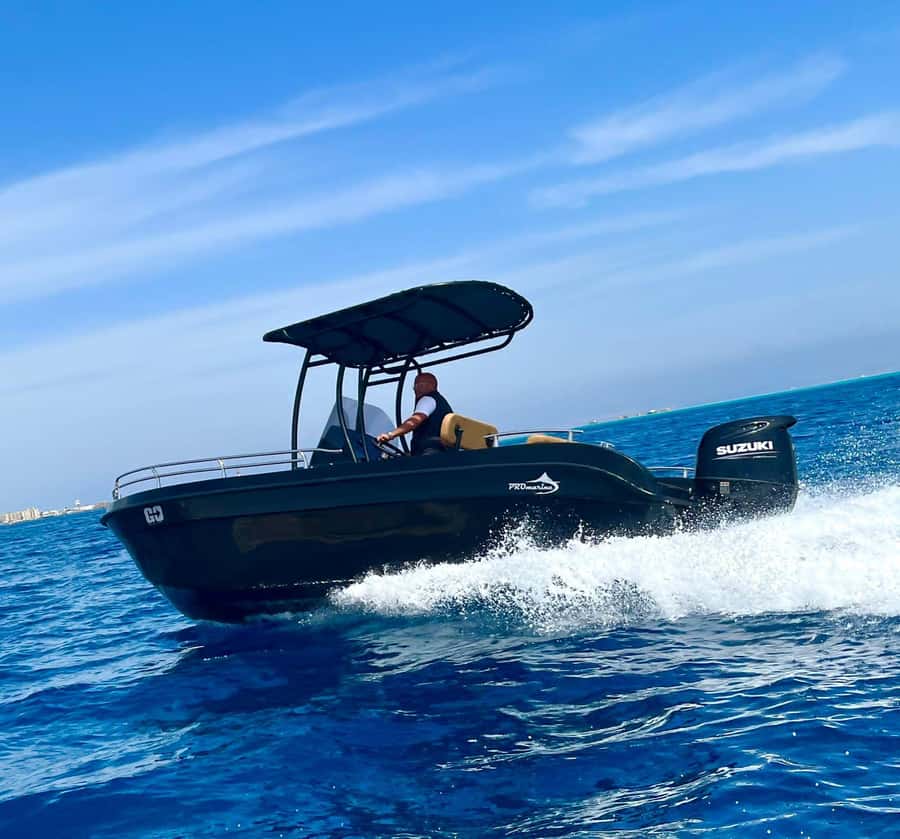 Hurghada: Private Speedboat Adventure with Snacks & Pick-up - Price and value: is $116 up to 2 a good deal?