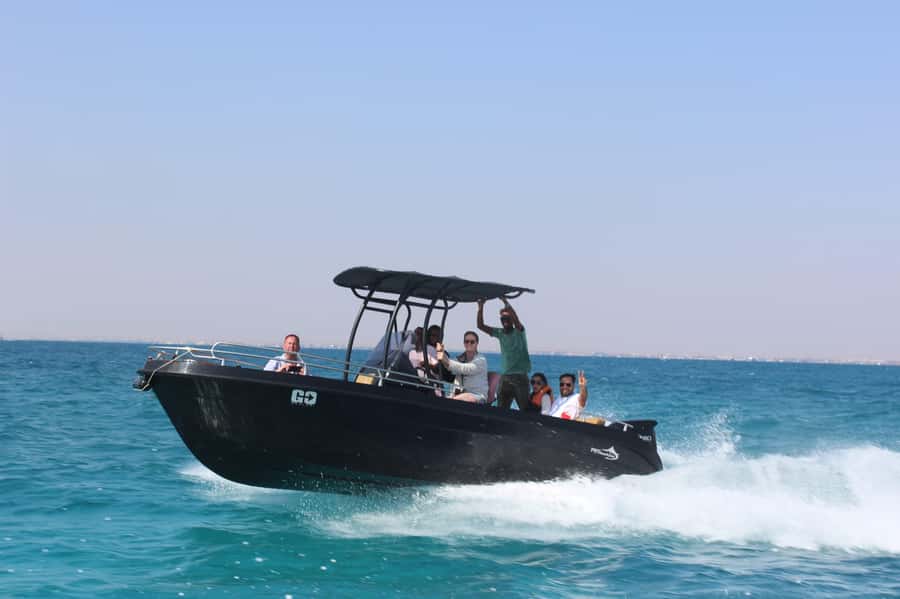 Hurghada: Private Speedboat to Orange Bay and White Island - White Island (Nemo Bay): the Caribbean-like sandbank hour