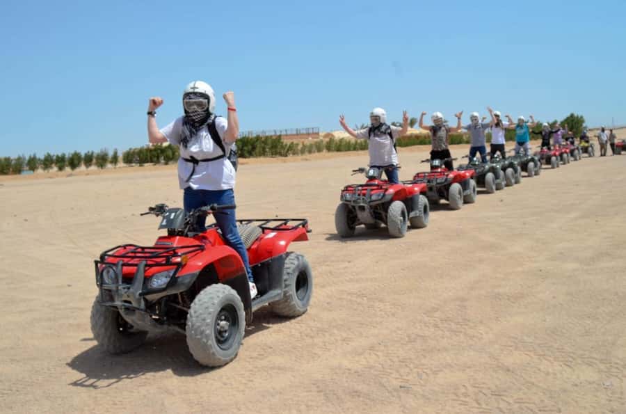 Hurghada: Red Sea Desert Quad Biking Tour & Sand Mountain - The sand mountain climb: tea, views, and why this stop is the payoff