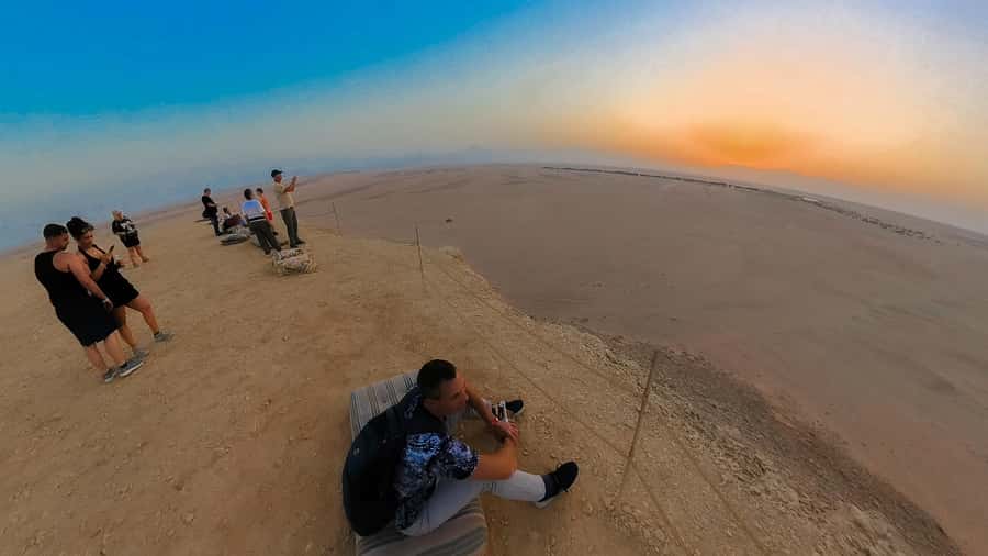 Hurghada: Star Stargazing Desert Adventure by Jeep & Dinner - Oasis Stop: Tea, Dates, and a Real Farm Moment