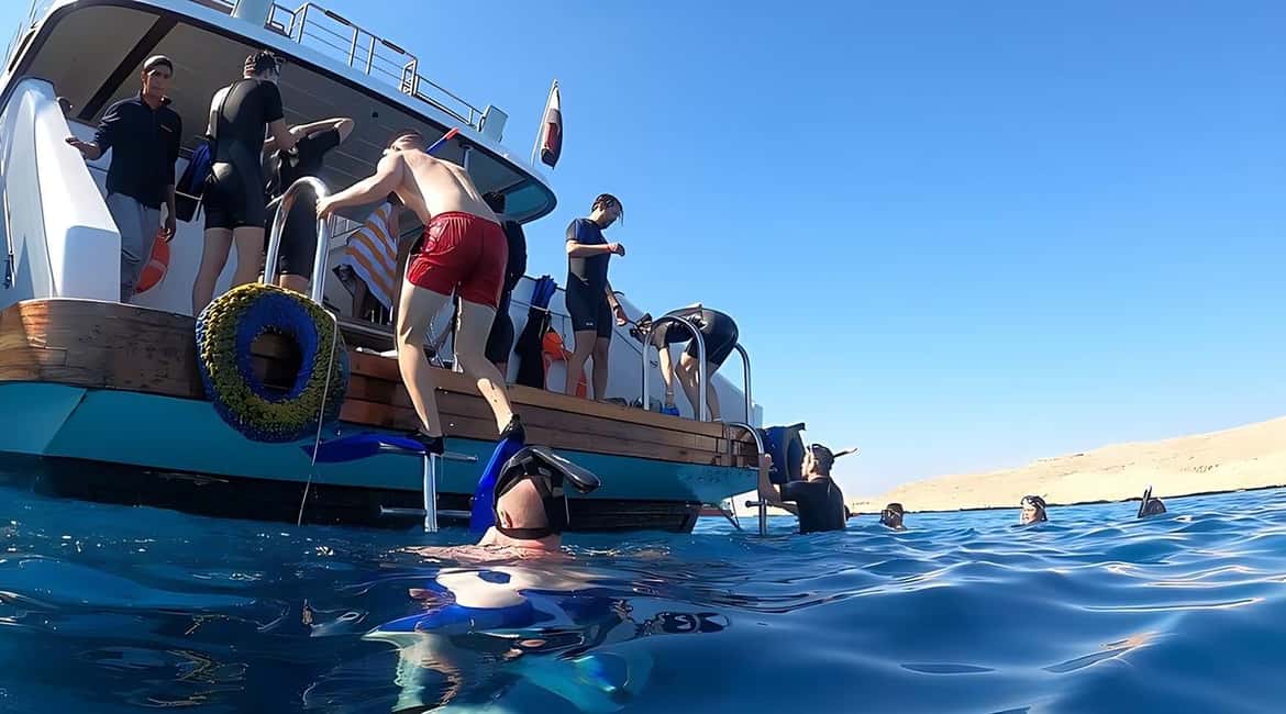 Hurghada:Eden Island Full-Day Trip with Water sports & Lunch - Lunch on board and the drinks plan: good value, but manage expectations