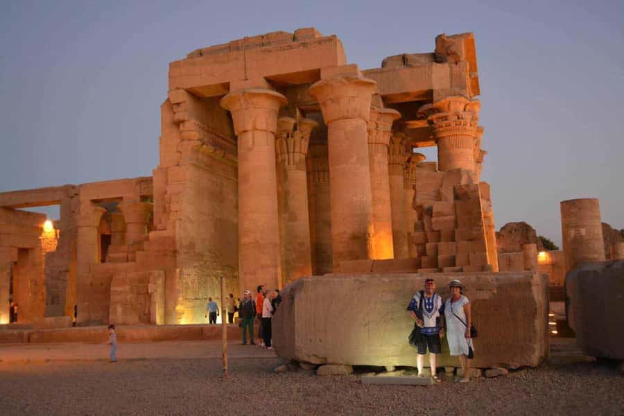 Luxor: 4 Days Nile Cruise with Guided Tours & Abu Simbel - Day 2 at Edfu and Kom Ombo: horse carriage morning, temple sunset evening