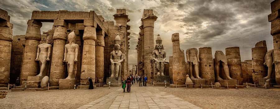Luxor Day Trip from Hurghada Small Group & Tutankhamun Tomb - Luxor in One Long Day: East Bank to West Bank Without the Headache