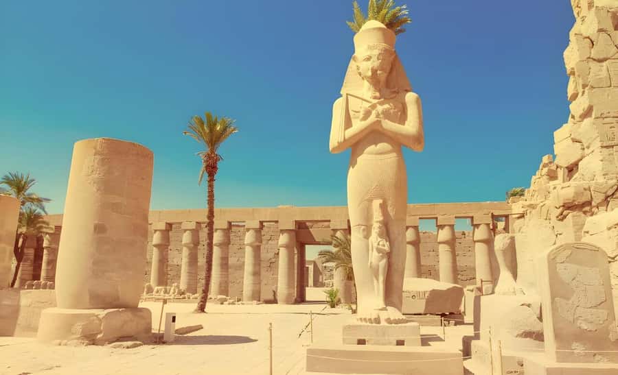 Luxor Day Trip from Hurghada Small Group & Tutankhamun Tomb - Hatshepsut’s Temple: Terraces, Artwork, and the Only Woman Pharaoh