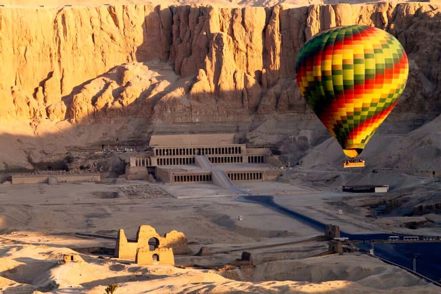 Luxor: Hot Air Balloon Ride over the Valley of the Kings - Meet the People Running the Show: Guides and Pilots in Luxor