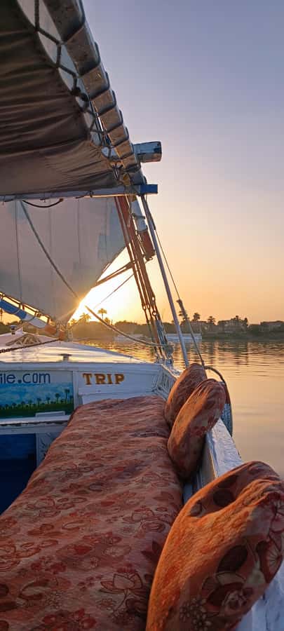 Luxor: Nile River Private Sunset Felucca Ride - Tea, water, and small hospitality touches that matter