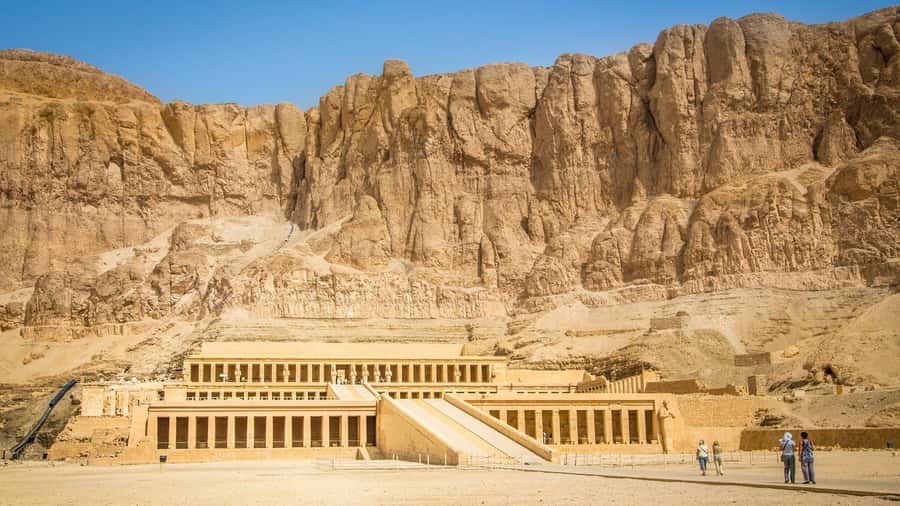 Luxor: Private Full-Day Luxor Highlights Tour with Pickup - Lunch, water, and the real-world pace of an 8-hour day