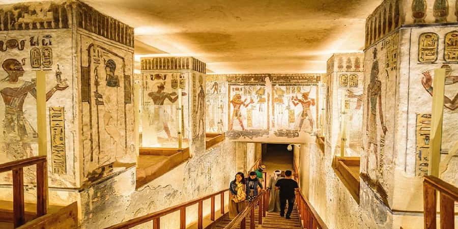 Luxor: Valley of the Kings and Queens Guided Tour with Lunch - Lunch on the Road Back: Local Food, Real Break