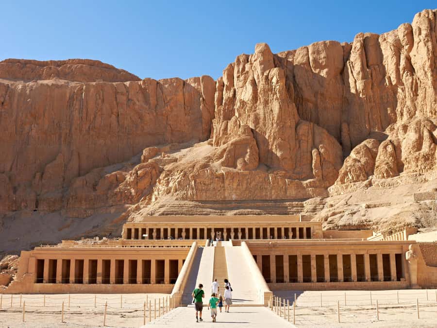 Luxor: West and East Banks All-Inclusive Tour & Balloon Ride - Valley of the Kings: tomb country with a guided sense of place